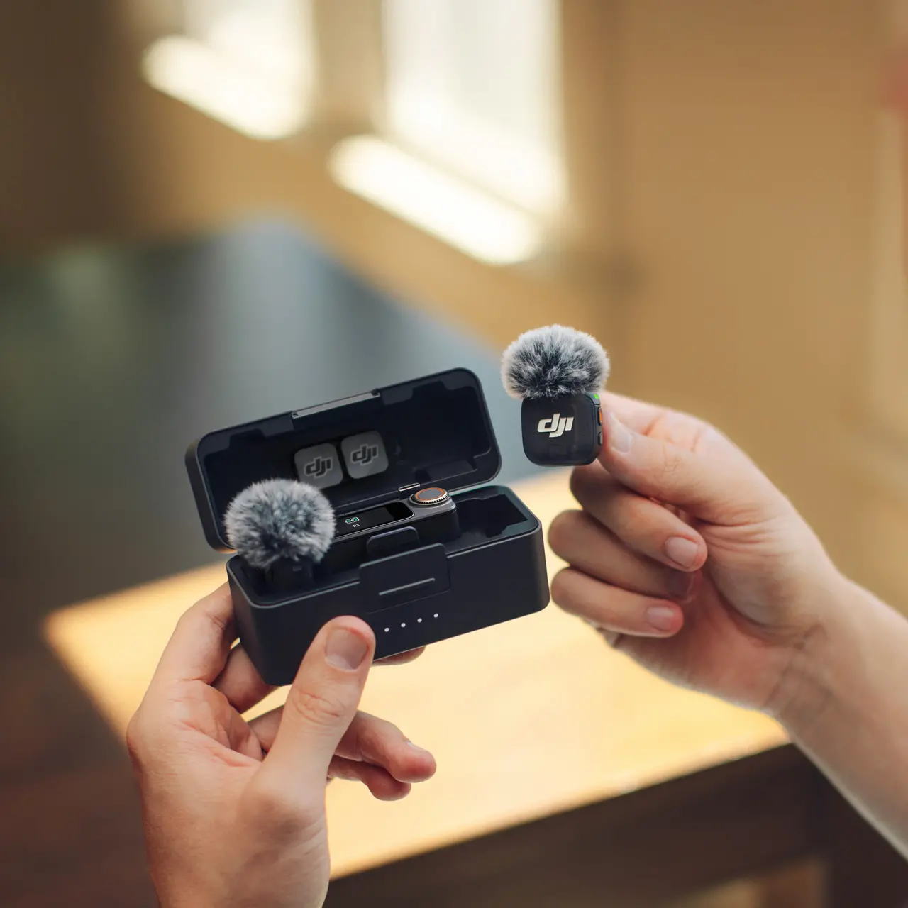 Microfone DJI Mic 3 (2 TX + 1 RX + Case de carregamento) - Imagem 2