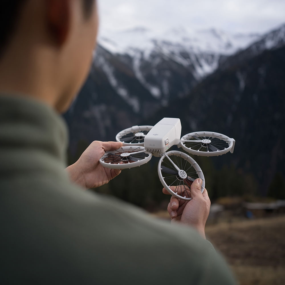 Drone DJI Flip — Fly More Combo (DJI RC 2 / com tela) - Imagem 2