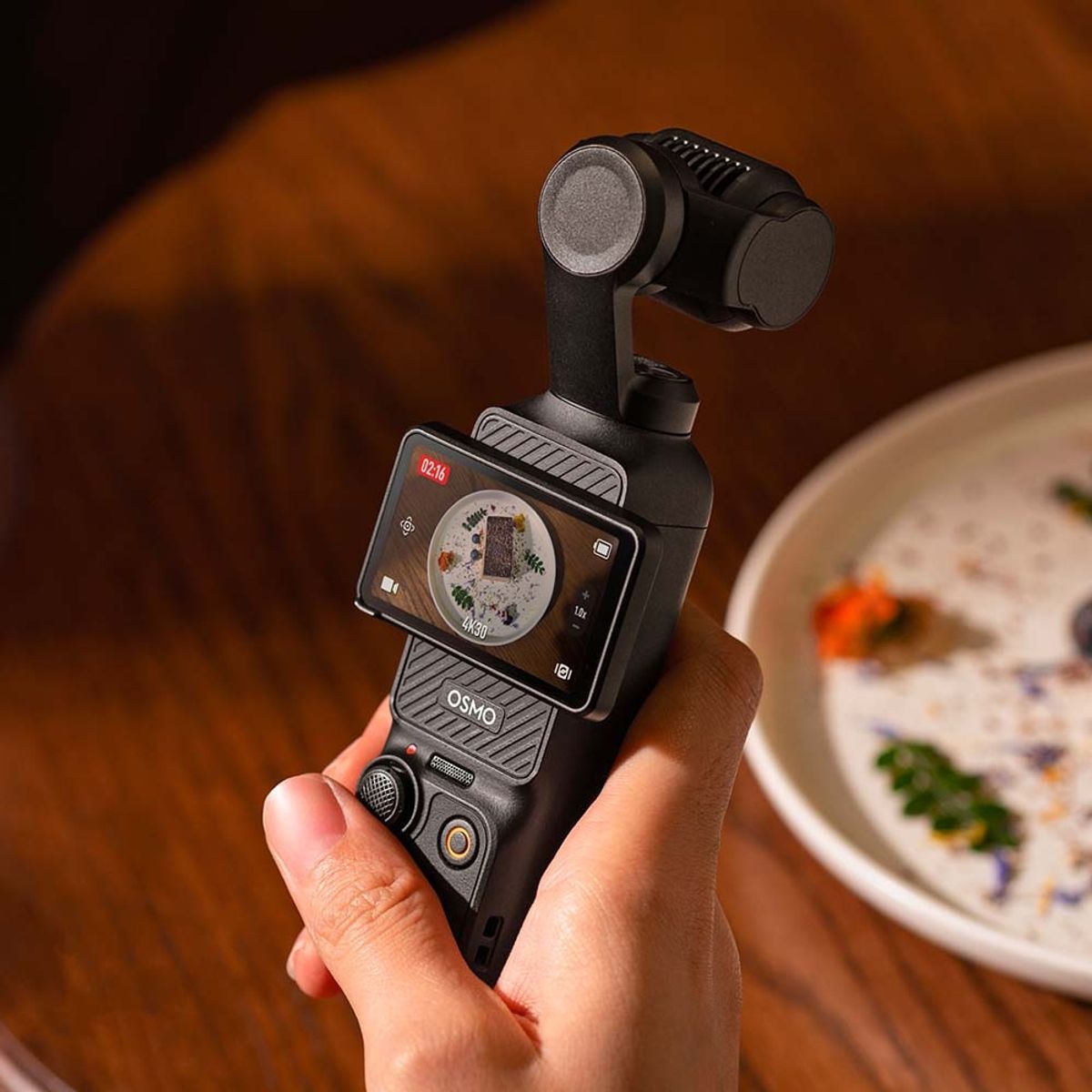 Câmera DJI Osmo Pocket 3 Creator Combo - Imagem 4